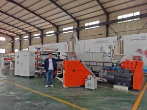  MÁY-SẢN-XUẤT-TẤM-NHỰA-PE-3-LỚP